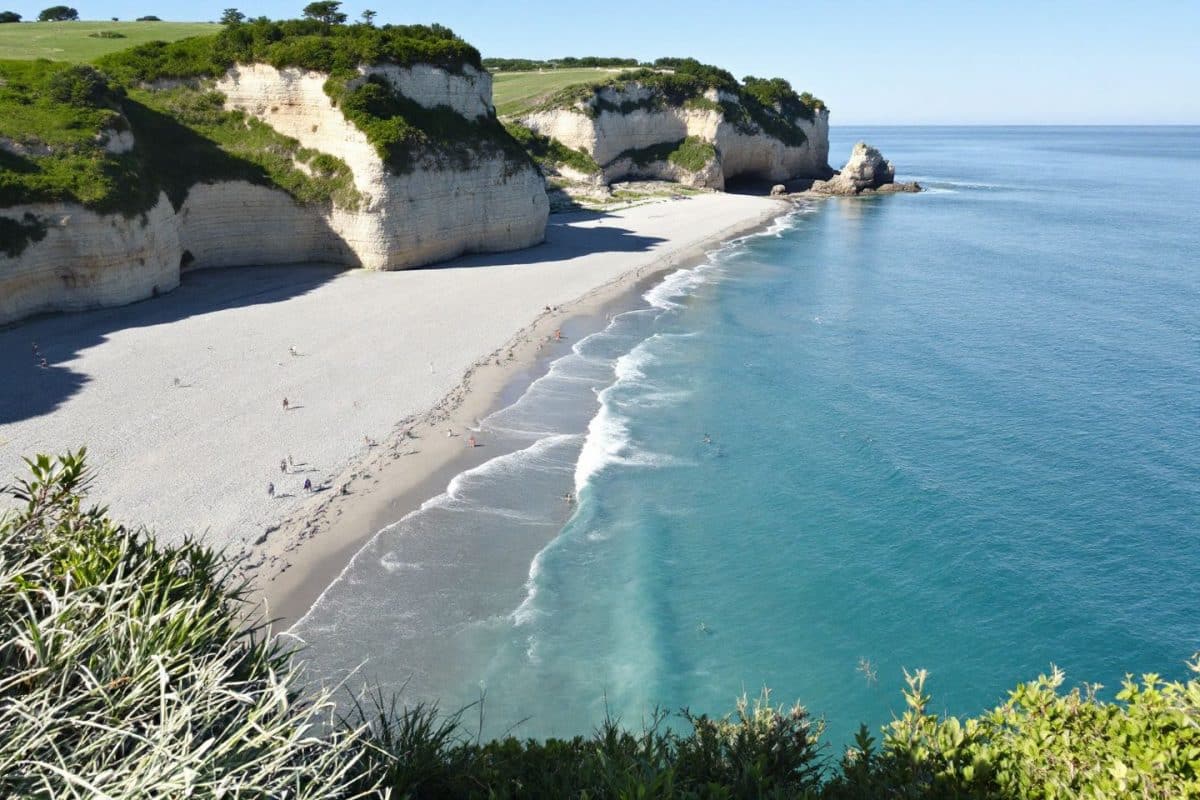 Une escapade idyllique au Portugal : cette plage proche de Paris enchante toujours plus de Français
