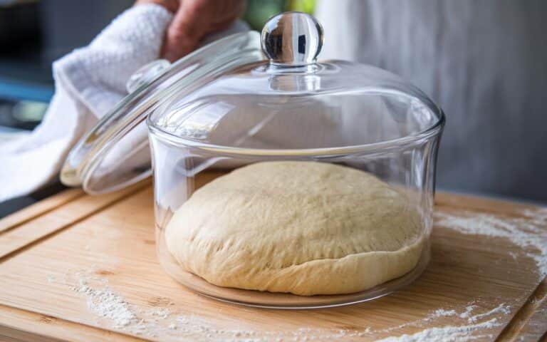 Vous allez réussir votre pâte à tarte maison en 2 minutes : la technique de la boîte sans pétrissage